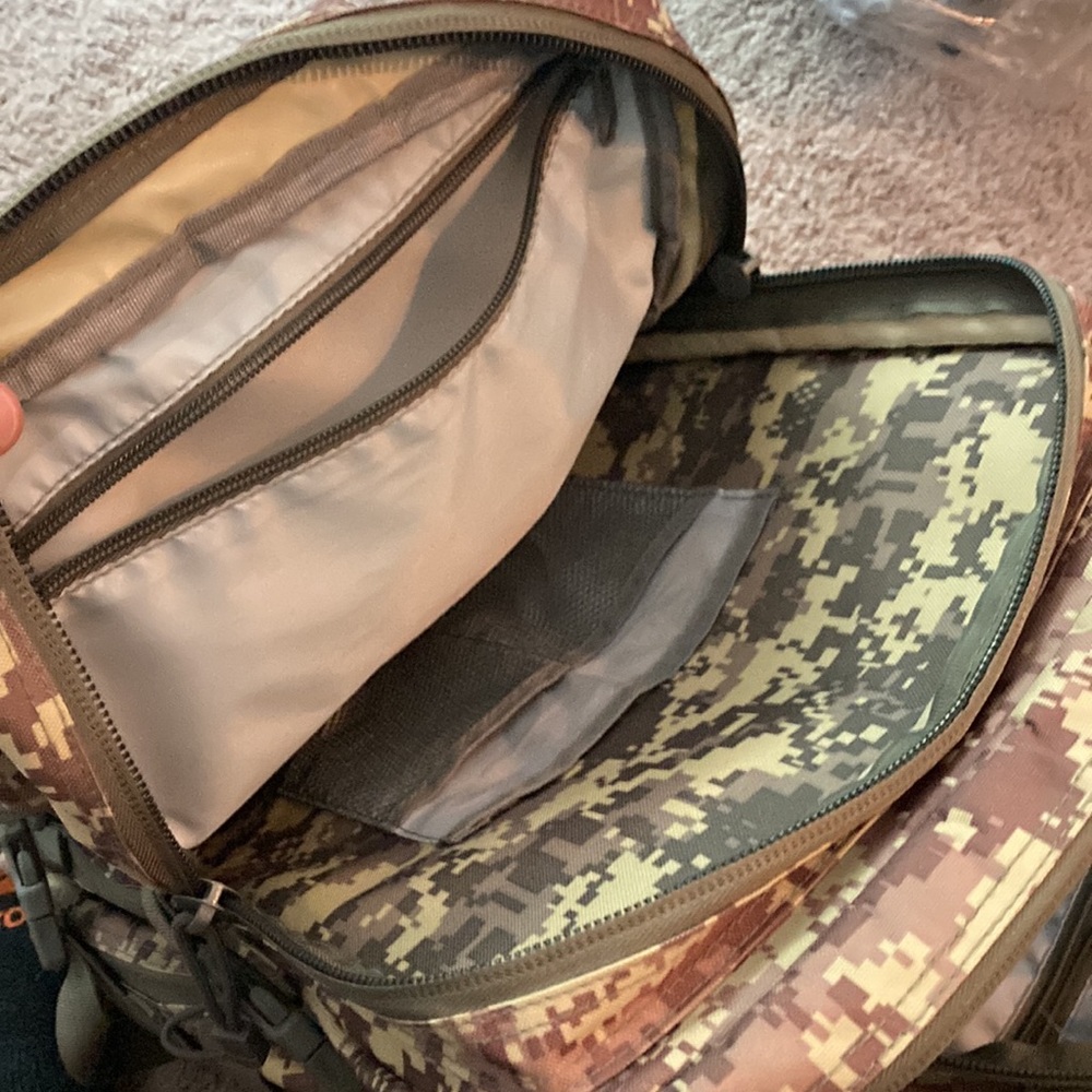 LPV Camo Backpack - Picture 2 of 7